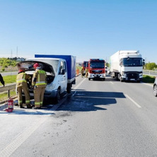Pożar samochodu dostawczego. Doszło do samozapłonu na S10