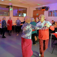 Radosne Andrzejki seniorów z Niemcza. Wspólna zabawa i świętowanie