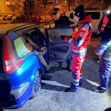 Razem przeciw mrozom. Policja, PCK i Straż Miejska niosą pomoc